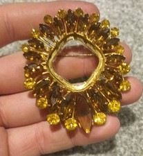 Vintage Costume Brooch Gold