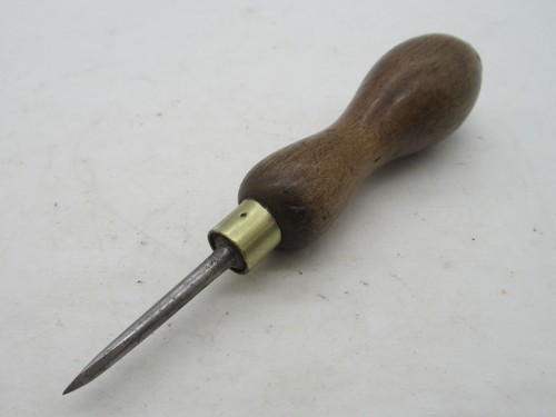 Lovely vintage carpenters - lovely, 6"