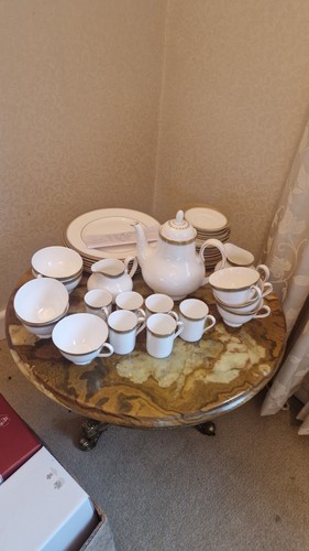 Royal doulton dinner service - royal,