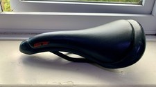 GT-6 Drop Nose Padded Seat BMX