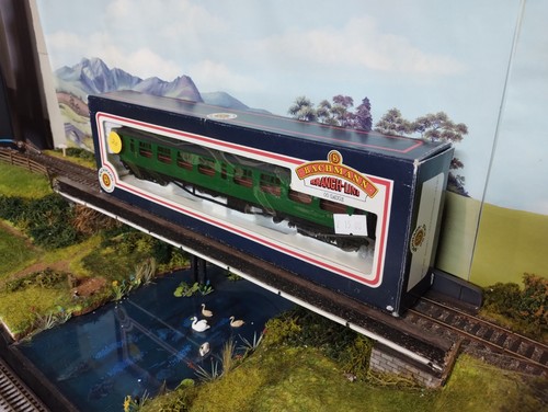 Bachmann bullied - (oo), 63'