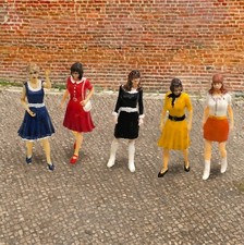 FG29  1960s Young Women