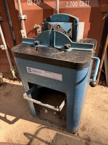 Magnolia guillotine mitre cut - guillotine,