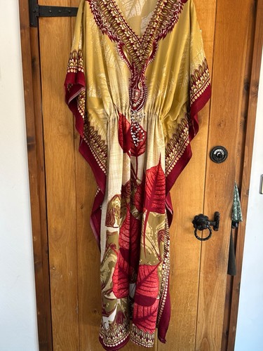 Women gold red - gold, beaded
