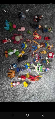 Small toy figures bundle