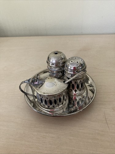 Silver plated small cruet - , set