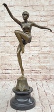 Groe Art Deco Bronze signiert