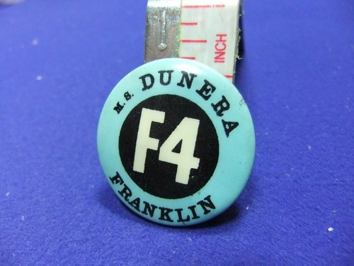 Vtg tin badge dunera - vtg,