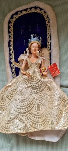 Queen elizabeth peggy - queen, ii
