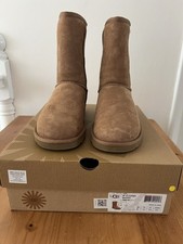 UGG Classic short boot