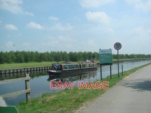 Photo narrowboat number - photo,
