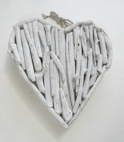 White driftwood heart - white,