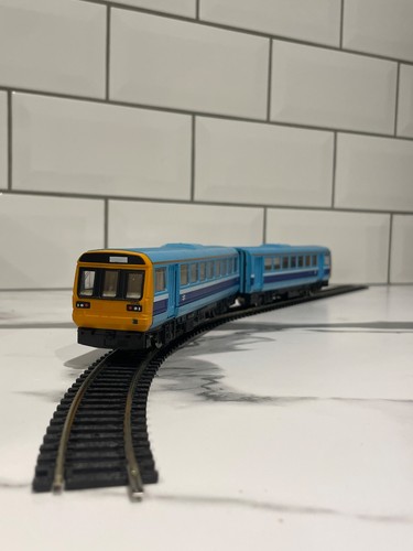 Hornby railways class 142 - hornby, |