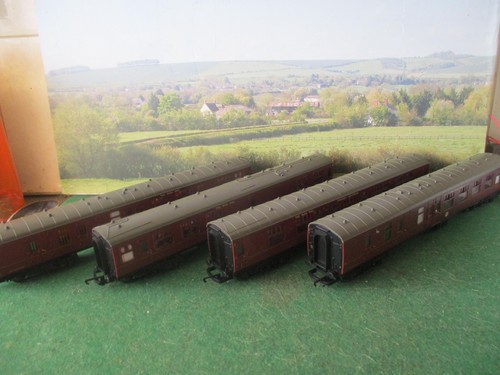 Hornby mk1 coaches - x,