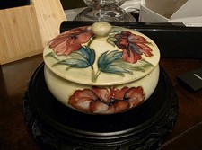 MOORCROFT - Hibiscus POT & LID
