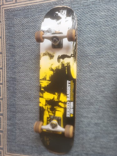 Zered bassett skateboard - skateboard, zoo