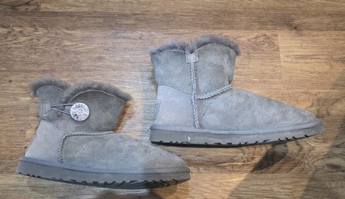 Beautiful genuine ugg mini - beautiful,