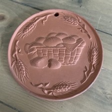 Round Embossed Vintage