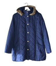 Woman's Anne De Lancay Coat