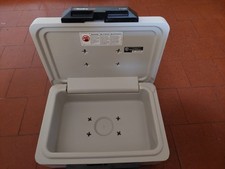 SENTRY Safe 1100 Fire Proof Safe / Security Chest With 2 original Sentry Keys