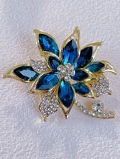 Vintage Blue Crystal Flower Brooch Pin Gold Tone Rhinestone Costume Jewelry Gift