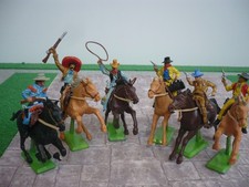 BRITAINS DEETAIL FULL SET OF 6  MOUNTED COWBOYS TOY SOLDIERS #2