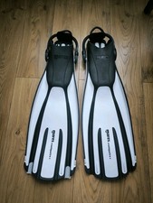 Mares Avantiquattro Plus Fins, used once.