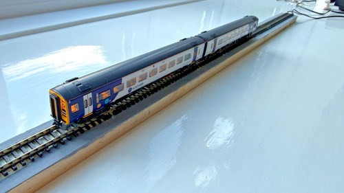 Graham farish class 158 - 158, 2