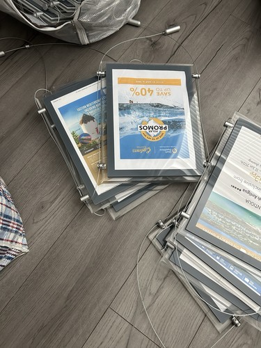 Shop travel estate agent - shop/travel/estate, led