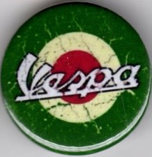 VESPA ITALIAN TARGET Pin