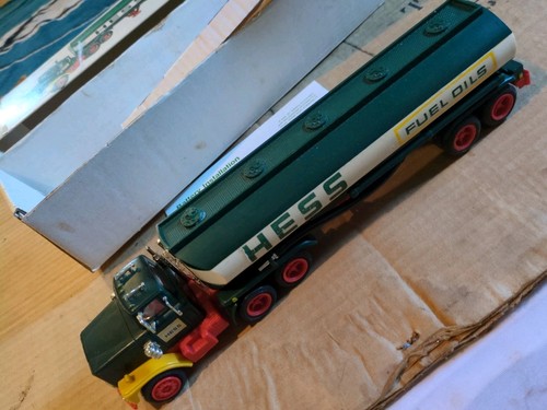 Vtg 1977 original hess toy - original,