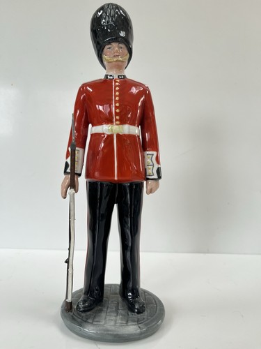 Royal doulton the - doulton, guardsman