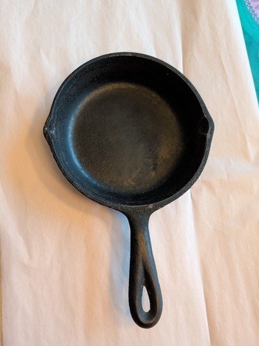 Small antique cast iron frying - small,