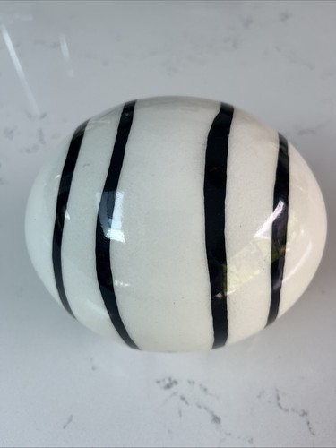 Black white striped blown - black,