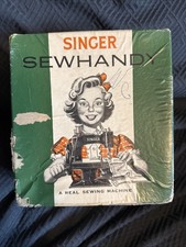 Hand Crank Singer Sewhandy