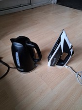 RUSSELL HOBBS BLACK KETTLE & STEAM IRON