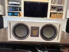 Audiovector QR C Centre Channel Speaker White. Used In Good Working Condition.