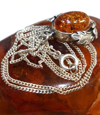 VINTAGE STERLING SILVER BUTTERSCOTCH AMBER PENDANT & CHAIN NOT SCRAP SILVER