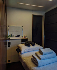 Equi-trek Elite White Mobile Office/Clinic brand new converted