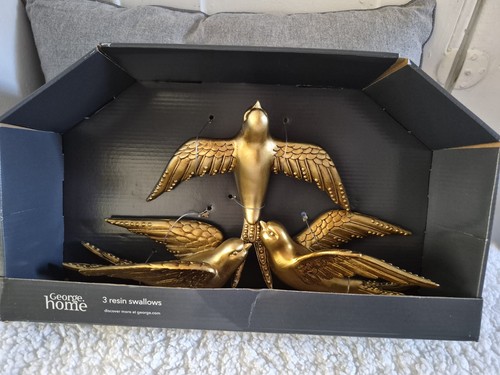 Three resin swallows - three,