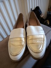 Womens Size 5 White And Gold