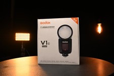 Godox V1 C for Canon Flash TTL