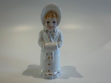 ROYAL WORCESTER – GIRL WITH