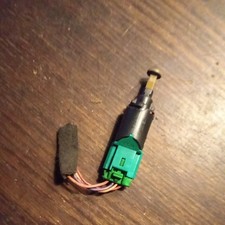 GENUINE BRAKE LIGHT SWITCH LANCIA PEUGEOT 207 307 1007 CITROEN BERLINGO C3 C4