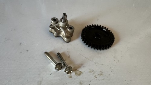 Honda cbf125 engine oil pump - cbf125,