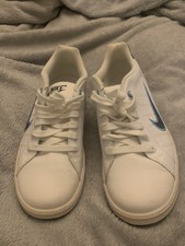 Nike Court Tradition Trainers