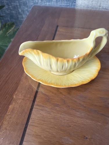 Crown ducal sauce jug and - sauce,