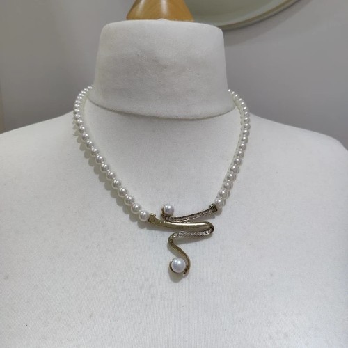 Gold statement necklace faux - gold,