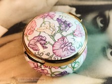 Pink and white floral Crummles