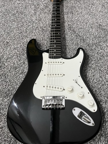 Squire bullet strat black - squire, in